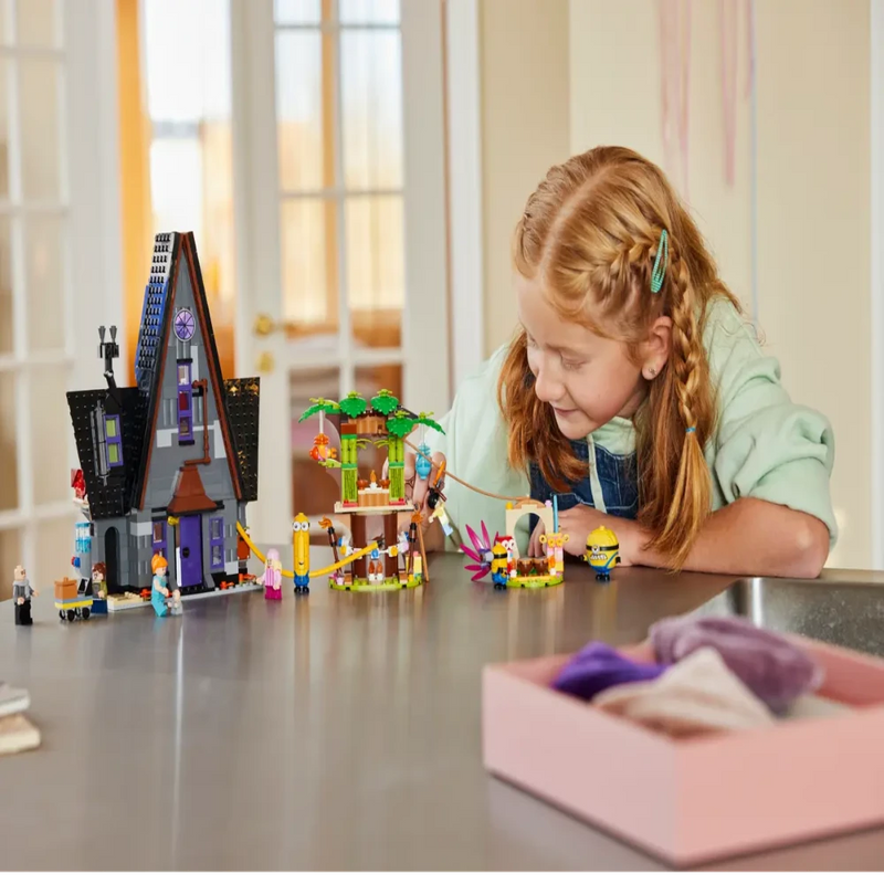 Lego 75583 Despicable Me Minions And Gru's Family Mansion (868 Pieces)