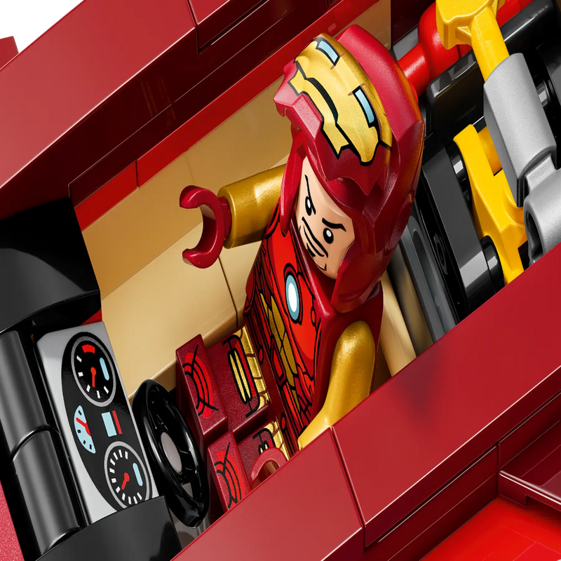 Lego 76310 Super Heroes Marvel Iron Man Car & Black Panther Vs. Red Hulk (295 Pieces)
