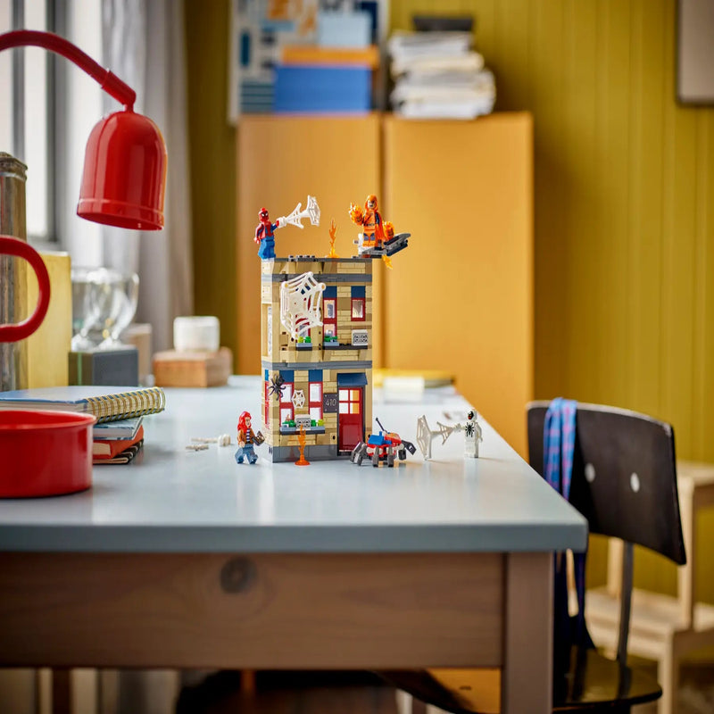 Lego 76317 Super Heroes Marvel Peter Parker’s Apartment (394 Pieces)