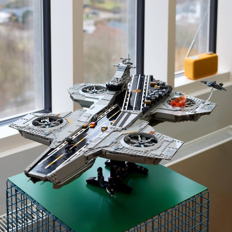 Lego 76354 Super Heroes Marvel S.H.I.E.L.D. Helicarrier (3057 Pieces)