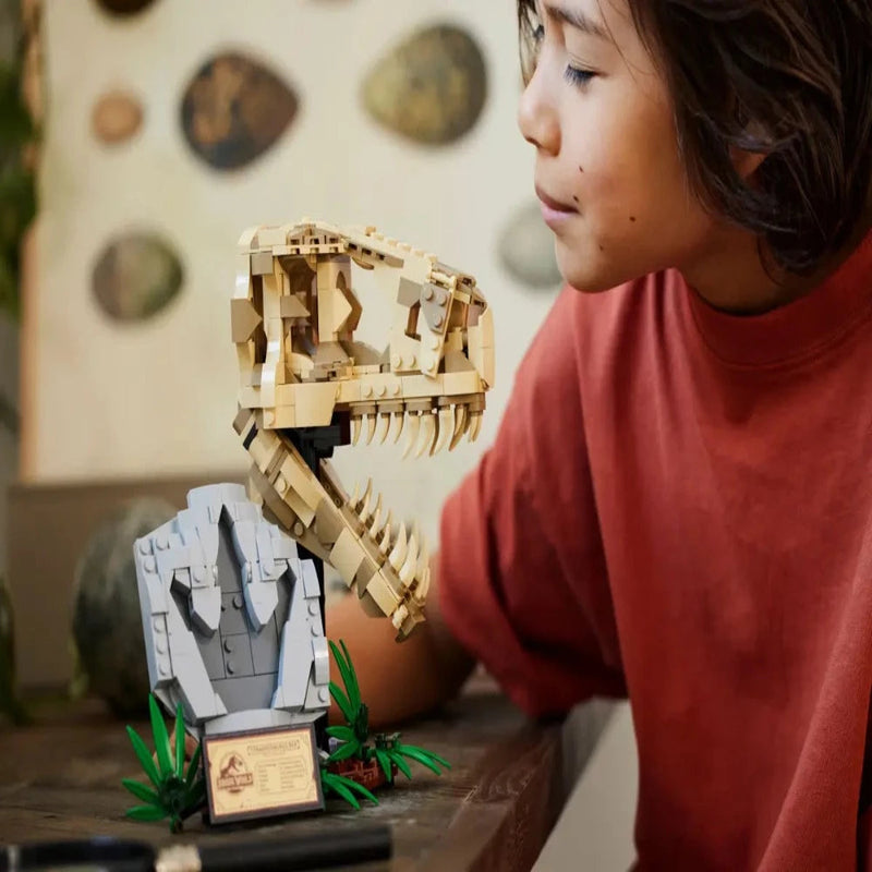 Lego 76964 Jurassic World Dinosaur Fossils: T. rex Skull ( 577 Pieces )