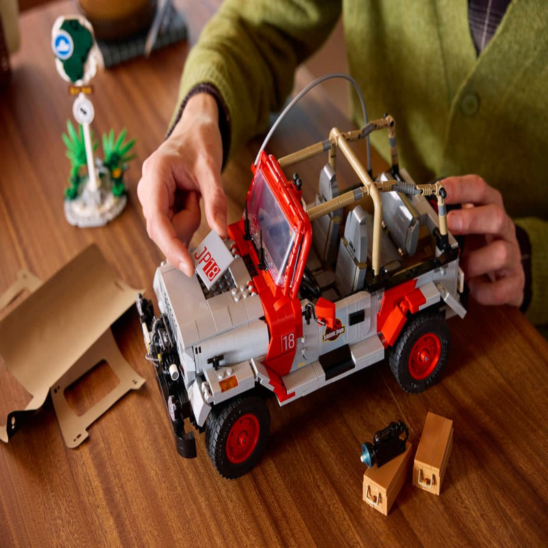 Lego 77984 Jurassic Park Jeep® Wrangler (1924 pcs)