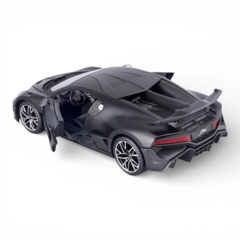 Maisto 1:24 Scale Bugatti Divo Matte Black Diecast Model Car