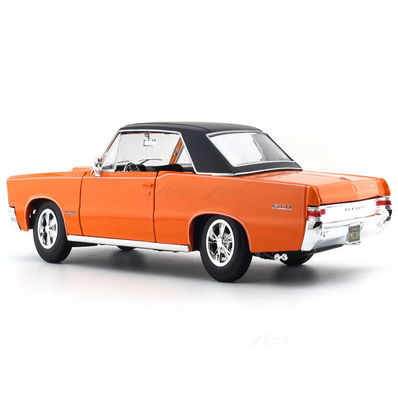 Maisto 1965 Pontiac GTO Hurst Edition orange 1:18 Maisto diecast Scale Model car