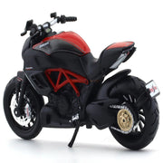 Maisto Ducati Diavel Carbon 1:18 Maisto diecast scale Model bike collectible
