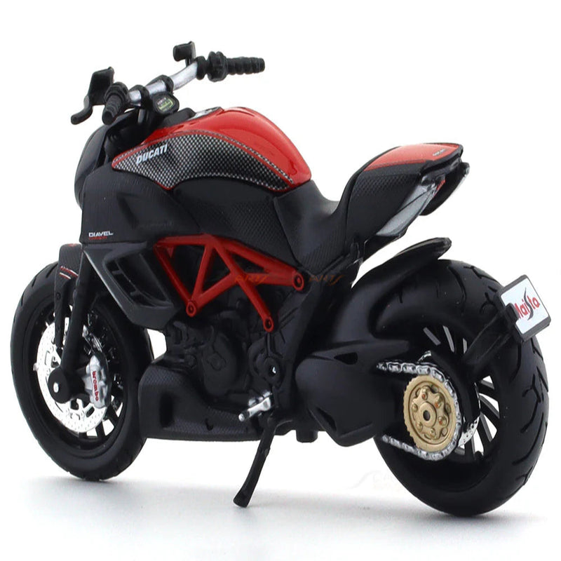Maisto Ducati Diavel Carbon 1:18 Maisto diecast scale Model bike collectible