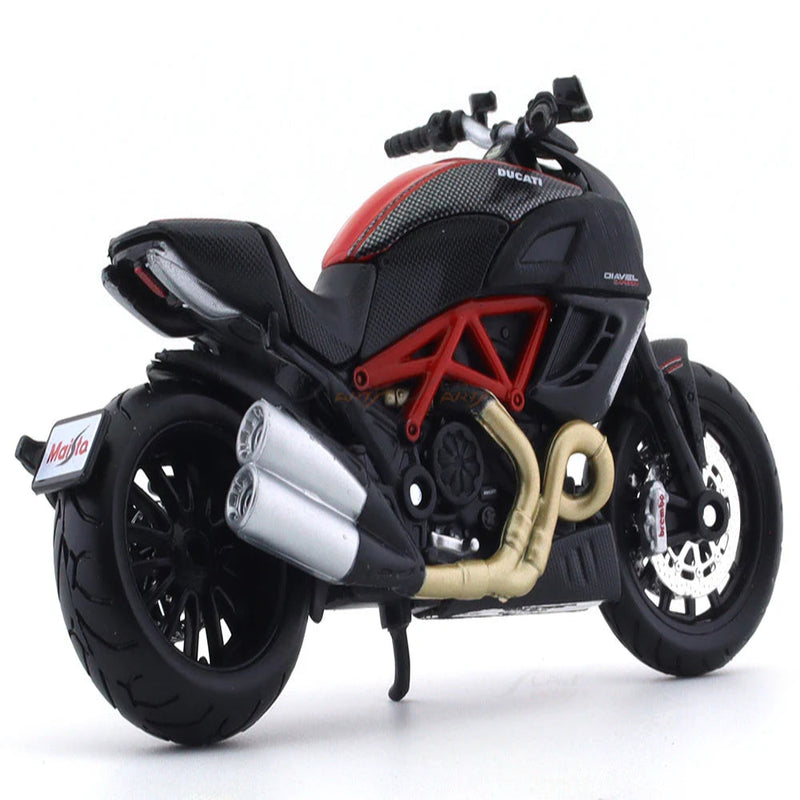 Maisto Ducati Diavel Carbon 1:18 Maisto diecast scale Model bike collectible