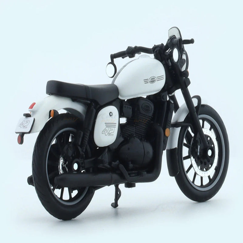 Maisto Jawa 42 White 1:18 Maisto licensed diecast scale model bike collectible