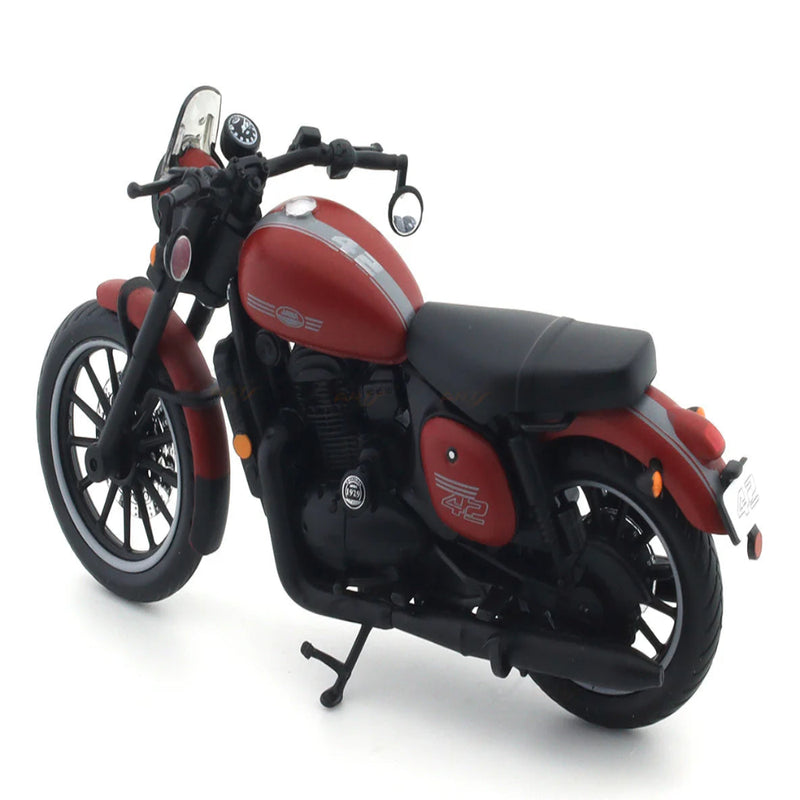 Maisto Jawa Yezdi #42 1:18 licensed diecast scale model bike collectible -Red