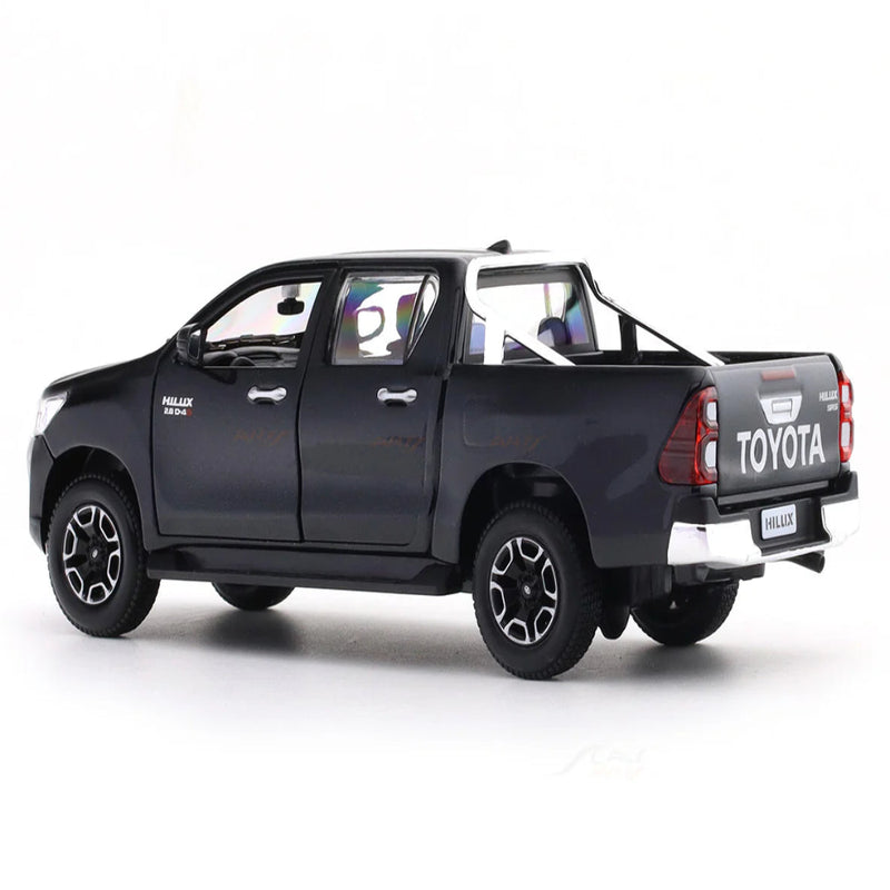 Maisto Toyota Hilux Black 1:27 Maisto licensed diecast Scale Model car collectible