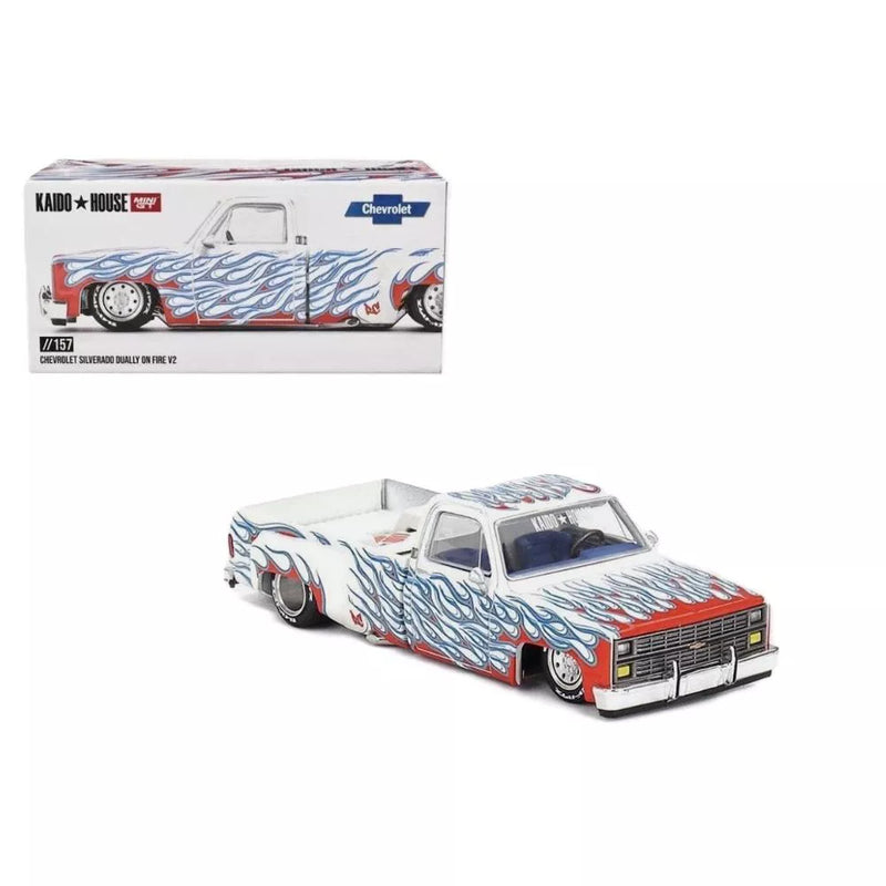 Mini GT #157: Chevrolet Silverado Dually on Fire V2 1:64