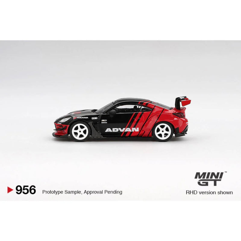 Mini GT #956: Toyota GR86 HKS TYPE R ADVAN 2022 Tokyo Auto Salon -Red