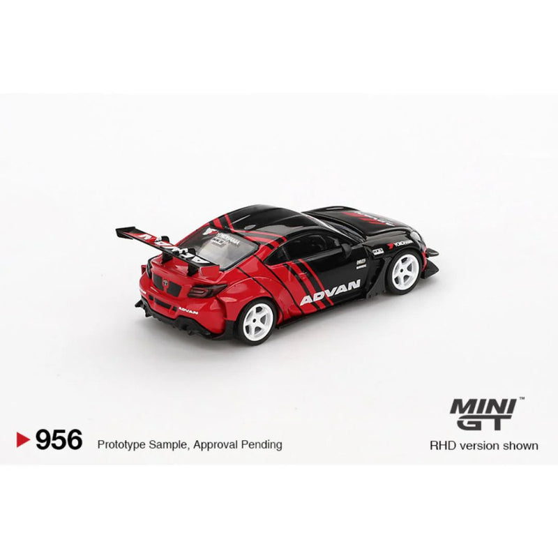 Mini GT #956: Toyota GR86 HKS TYPE R ADVAN 2022 Tokyo Auto Salon -Red