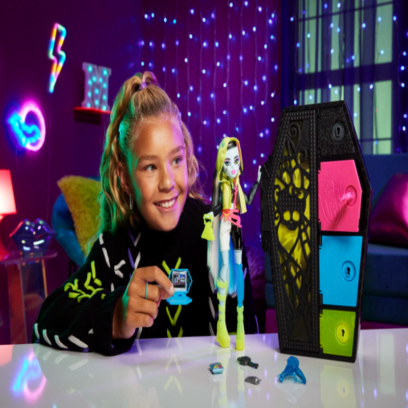 Monster High Doll, Frankie Stein, Skulltimate Secrets