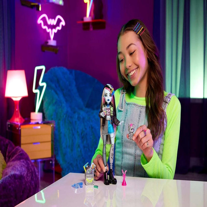 Monster High Frankie Stein Fashion Doll With Pet Watzie And Accessories-Dolls-Mattel-Toycra