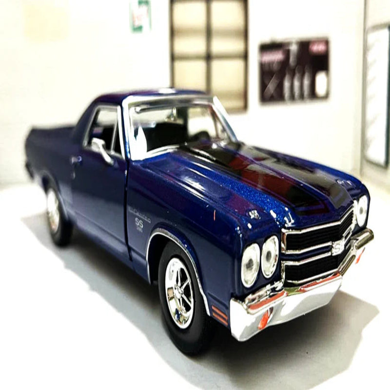 Motormax 1970 Chevrolet El Camino SS 396 Dark Blue