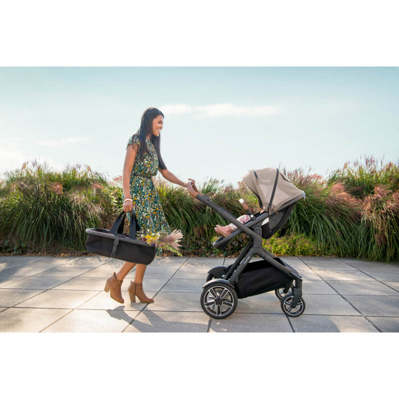 Nuna Demi Grow Stroller
