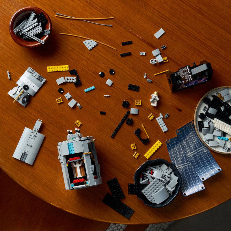 Lego 11382 Hubble Space Telescope (1252 pcs)