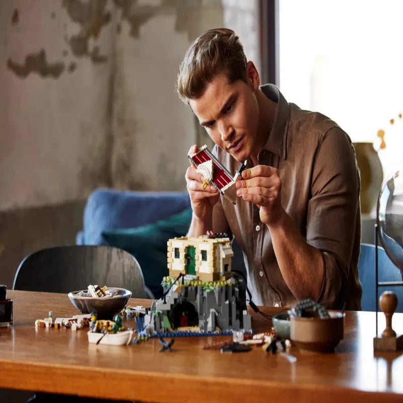 LEGO 21335 Ideas Motorized Lighthouse