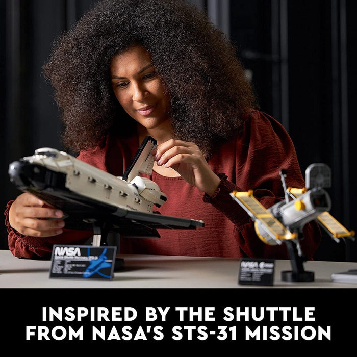 LEGO 10283 Icons NASA Space Shuttle Discovery-Construction-LEGO-Toycra