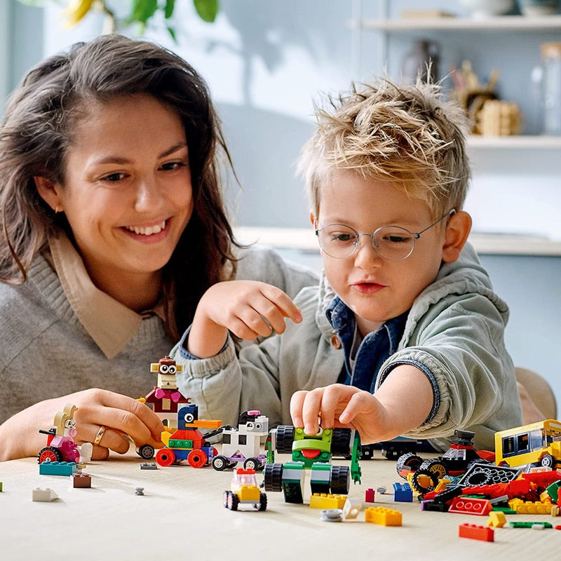 LEGO 11014 Classic Bricks and Wheels (653 Pcs)-Construction-LEGO-Toycra