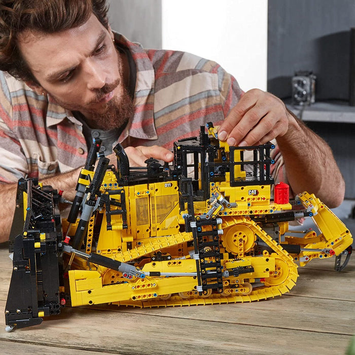 LEGO 42131 Technic App-Controlled Cat D11 Bulldozer-Construction-LEGO-Toycra